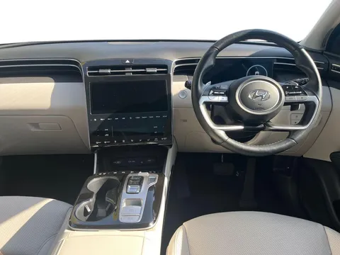 OY72KVA Hyundai Tucson 1.6 TGDi Plug-in Hybrid Ultimate 5dr 4WD Auto Thumbnail #12