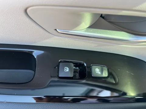 OY72KVA Hyundai Tucson 1.6 TGDi Plug-in Hybrid Ultimate 5dr 4WD Auto Thumbnail #16