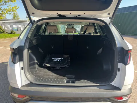 OY72KVA Hyundai Tucson 1.6 TGDi Plug-in Hybrid Ultimate 5dr 4WD Auto Thumbnail #17