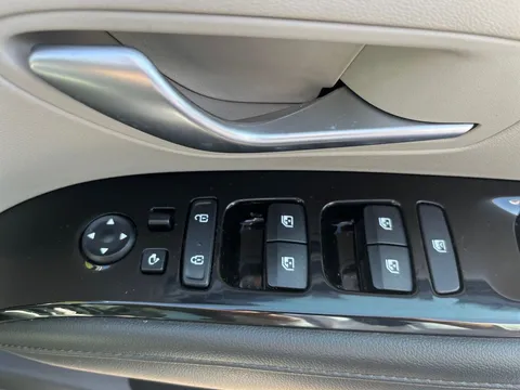 OY72KVA Hyundai Tucson 1.6 TGDi Plug-in Hybrid Ultimate 5dr 4WD Auto Thumbnail #18