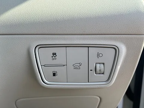 OY72KVA Hyundai Tucson 1.6 TGDi Plug-in Hybrid Ultimate 5dr 4WD Auto Thumbnail #19