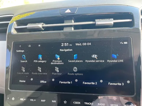 OY72KVA Hyundai Tucson 1.6 TGDi Plug-in Hybrid Ultimate 5dr 4WD Auto Thumbnail #23