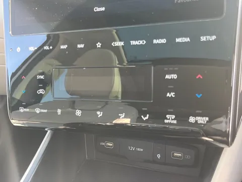 OY72KVA Hyundai Tucson 1.6 TGDi Plug-in Hybrid Ultimate 5dr 4WD Auto Thumbnail #25