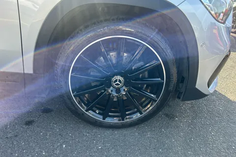 KX72WAO Mercedes-Benz Gla GLA 220d 4Matic AMG Line Prem + Night Ed 5dr Auto Thumbnail #5