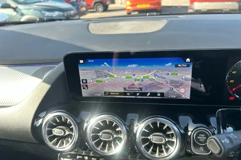 KX72WAO Mercedes-Benz Gla GLA 220d 4Matic AMG Line Prem + Night Ed 5dr Auto Thumbnail #16