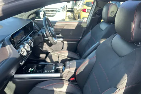 KX72WAO Mercedes-Benz Gla GLA 220d 4Matic AMG Line Prem + Night Ed 5dr Auto Thumbnail #36