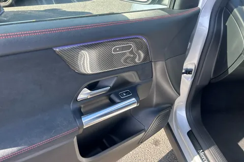 KX72WAO Mercedes-Benz Gla GLA 220d 4Matic AMG Line Prem + Night Ed 5dr Auto Thumbnail #38