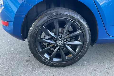 DE68RZB Škoda Fabia 1.0 MPI 75 Colour Edition 5dr Thumbnail #5