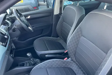 DE68RZB Škoda Fabia 1.0 MPI 75 Colour Edition 5dr Thumbnail #10