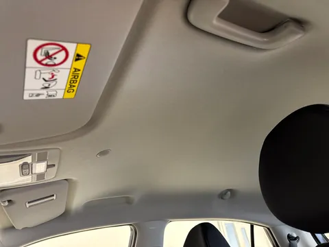 MT26XBC Hyundai i10 1.2 [79] Premium 5dr Auto [Nav] Thumbnail #6