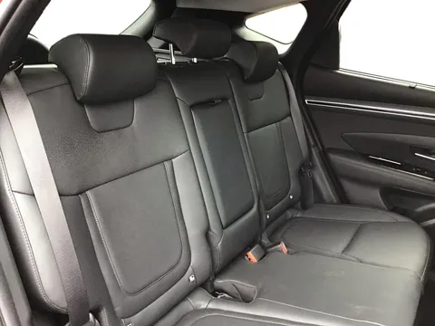 DU73EVC Hyundai Tucson 1.6 TGDi Hybrid 230 Ultimate 5dr 2WD Auto Thumbnail #12