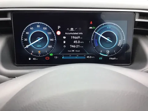 DU73EVC Hyundai Tucson 1.6 TGDi Hybrid 230 Ultimate 5dr 2WD Auto Thumbnail #14