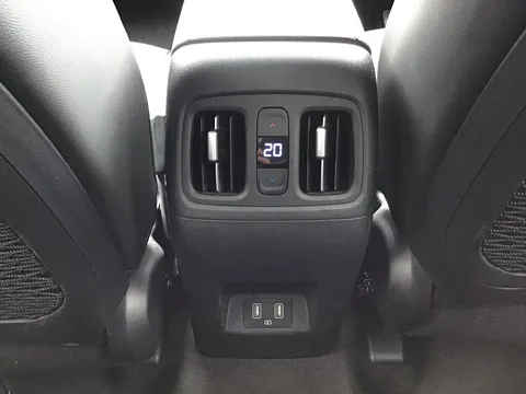 DU73EVC Hyundai Tucson 1.6 TGDi Hybrid 230 Ultimate 5dr 2WD Auto Thumbnail #18