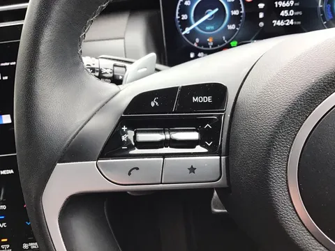 DU73EVC Hyundai Tucson 1.6 TGDi Hybrid 230 Ultimate 5dr 2WD Auto Thumbnail #28