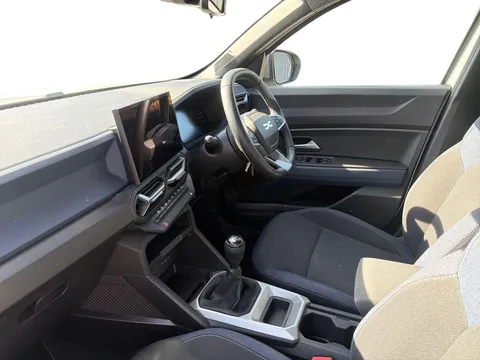 DS25NKG Dacia Duster 1.2 TCe 130 Expression 5dr Thumbnail #4