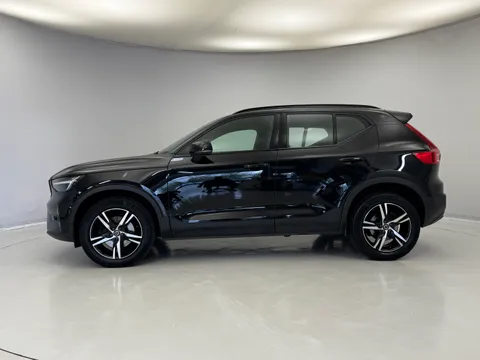 DX72LVS Volvo XC40 2.0 B4P Plus Dark 5dr AWD Auto Thumbnail #4