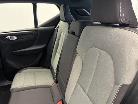 DX72LVS Volvo XC40 2.0 B4P Plus Dark 5dr AWD Auto Thumbnail #11