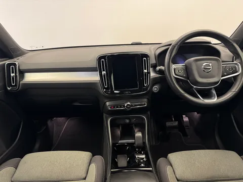 DX72LVS Volvo XC40 2.0 B4P Plus Dark 5dr AWD Auto Thumbnail #10