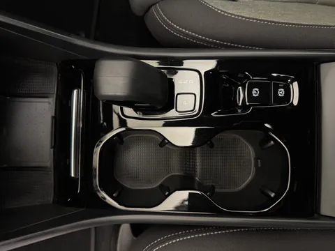 DX72LVS Volvo XC40 2.0 B4P Plus Dark 5dr AWD Auto Thumbnail #18