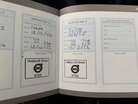 DX72LVS Volvo XC40 2.0 B4P Plus Dark 5dr AWD Auto Thumbnail #20