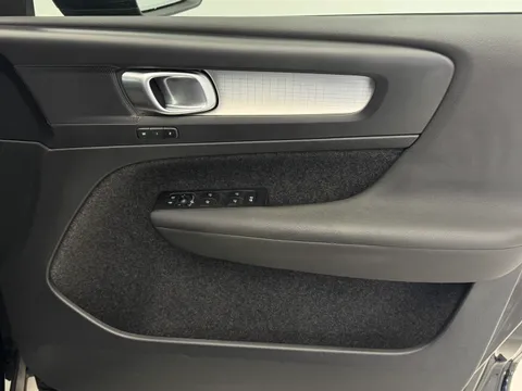 DX72LVS Volvo XC40 2.0 B4P Plus Dark 5dr AWD Auto Thumbnail #21