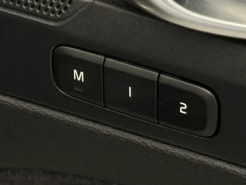 DX72LVS Volvo XC40 2.0 B4P Plus Dark 5dr AWD Auto Thumbnail #23