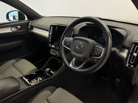 DX72LVS Volvo XC40 2.0 B4P Plus Dark 5dr AWD Auto Thumbnail #12