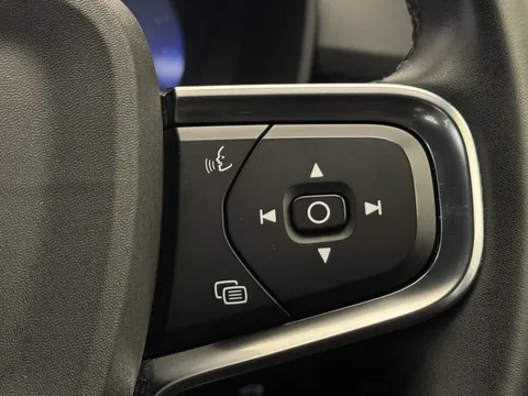 DX72LVS Volvo XC40 2.0 B4P Plus Dark 5dr AWD Auto Thumbnail #26