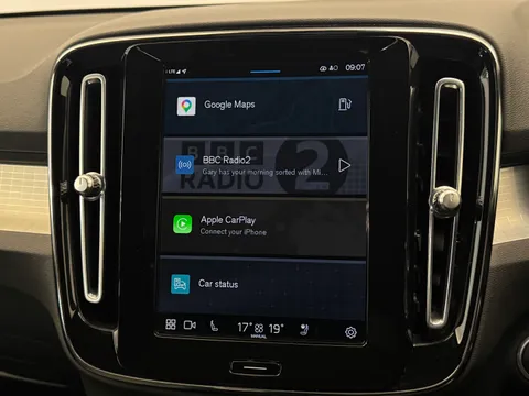 DX72LVS Volvo XC40 2.0 B4P Plus Dark 5dr AWD Auto Thumbnail #27