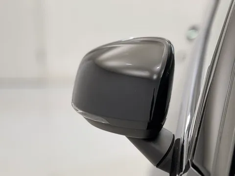 DX72LVS Volvo XC40 2.0 B4P Plus Dark 5dr AWD Auto Thumbnail #33