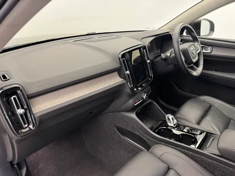 RA74DFE Volvo XC40 2.0 B3P Ultra Dark 5dr Auto Thumbnail #12