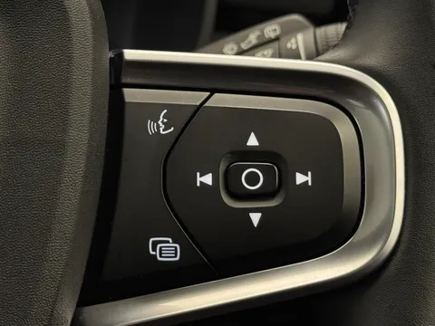 RA74DFE Volvo XC40 2.0 B3P Ultra Dark 5dr Auto Thumbnail #22