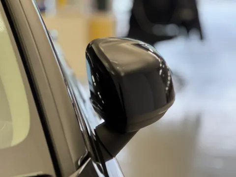 RA74DFE Volvo XC40 2.0 B3P Ultra Dark 5dr Auto Thumbnail #33