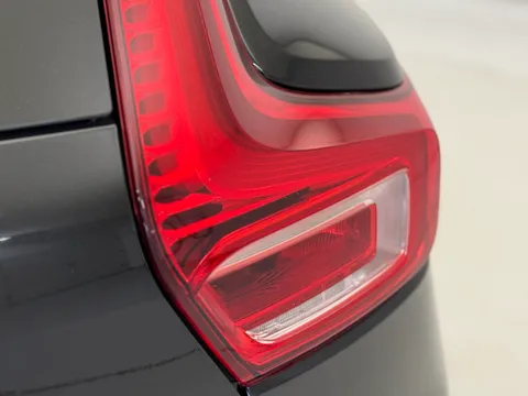 RA74DFE Volvo XC40 2.0 B3P Ultra Dark 5dr Auto Thumbnail #35