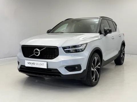DE70KUK Volvo XC40 2.0 B4P R DESIGN Pro 5dr Auto Thumbnail #3
