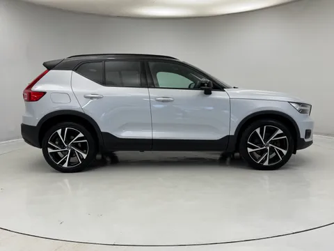 DE70KUK Volvo XC40 2.0 B4P R DESIGN Pro 5dr Auto Thumbnail #5