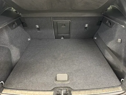DE70KUK Volvo XC40 2.0 B4P R DESIGN Pro 5dr Auto Thumbnail #9
