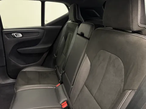 DE70KUK Volvo XC40 2.0 B4P R DESIGN Pro 5dr Auto Thumbnail #11