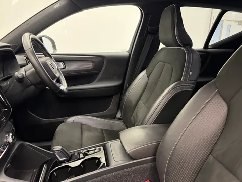 DE70KUK Volvo XC40 2.0 B4P R DESIGN Pro 5dr Auto Thumbnail #14