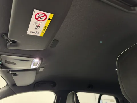DE70KUK Volvo XC40 2.0 B4P R DESIGN Pro 5dr Auto Thumbnail #15