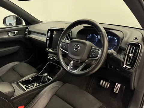 DE70KUK Volvo XC40 2.0 B4P R DESIGN Pro 5dr Auto Thumbnail #21