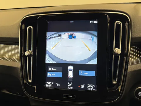 DE70KUK Volvo XC40 2.0 B4P R DESIGN Pro 5dr Auto Thumbnail #28