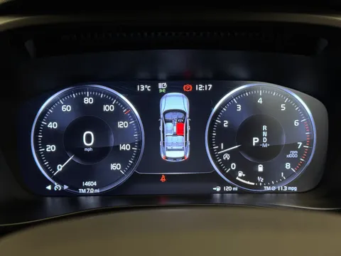 DE70KUK Volvo XC40 2.0 B4P R DESIGN Pro 5dr Auto Thumbnail #30