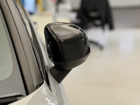 DE70KUK Volvo XC40 2.0 B4P R DESIGN Pro 5dr Auto Thumbnail #33