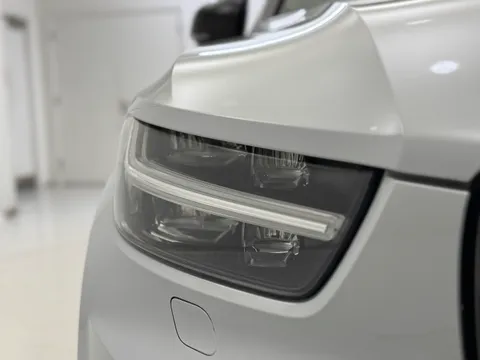 DE70KUK Volvo XC40 2.0 B4P R DESIGN Pro 5dr Auto Thumbnail #34