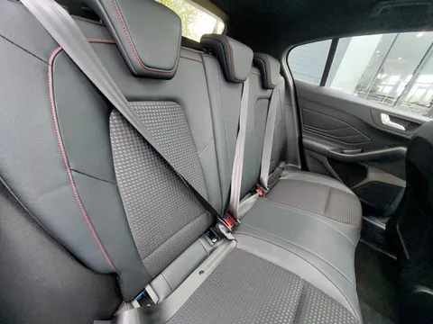 EA20YCH Ford Focus 2.0 EcoBlue ST-Line X 5dr Auto Thumbnail #27