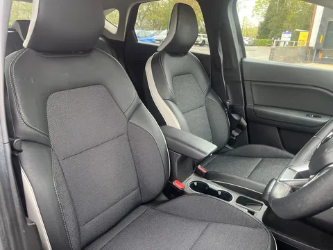 DV22KRX Renault Captur 1.6 E-TECH Hybrid 145 S Edition 5dr Auto Thumbnail #16