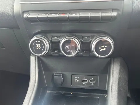 DV22KRX Renault Captur 1.6 E-TECH Hybrid 145 S Edition 5dr Auto Thumbnail #15