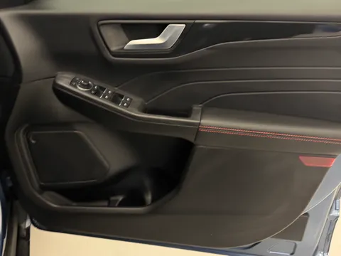 DP23XHM Ford Kuga 2.5 PHEV ST-Line X Edition 5dr CVT Thumbnail #19