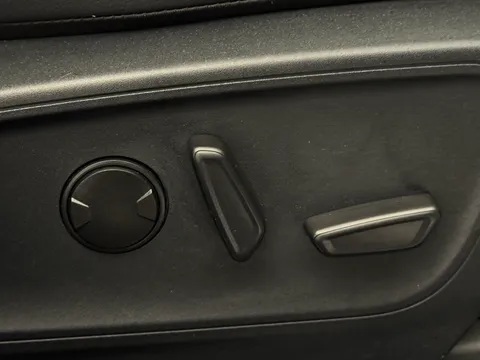 DP23XHM Ford Kuga 2.5 PHEV ST-Line X Edition 5dr CVT Thumbnail #21